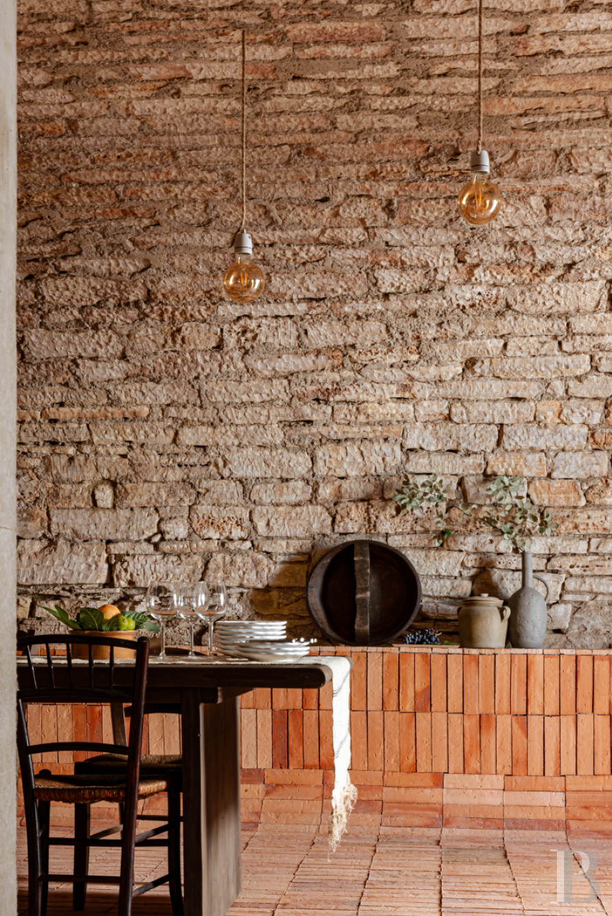 Dans le Gard, en bordure de l’Ardèche, un ancien mas restauré au milieu des oliviers, des vignes et des lavandes - photo  n°45